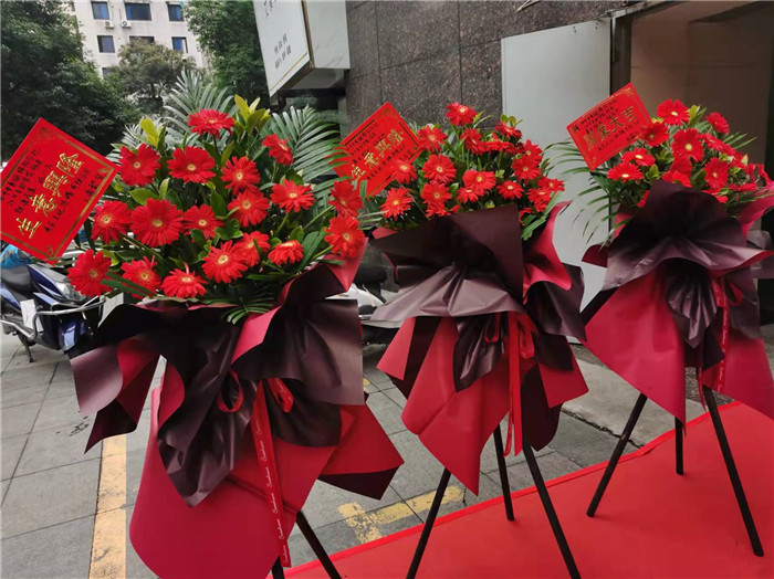 四川中青旅綿陽分社、綿陽市中旅假日旅行社、綿陽自來文化傳播有限公司24H自助售貨服務盛大開業(yè)